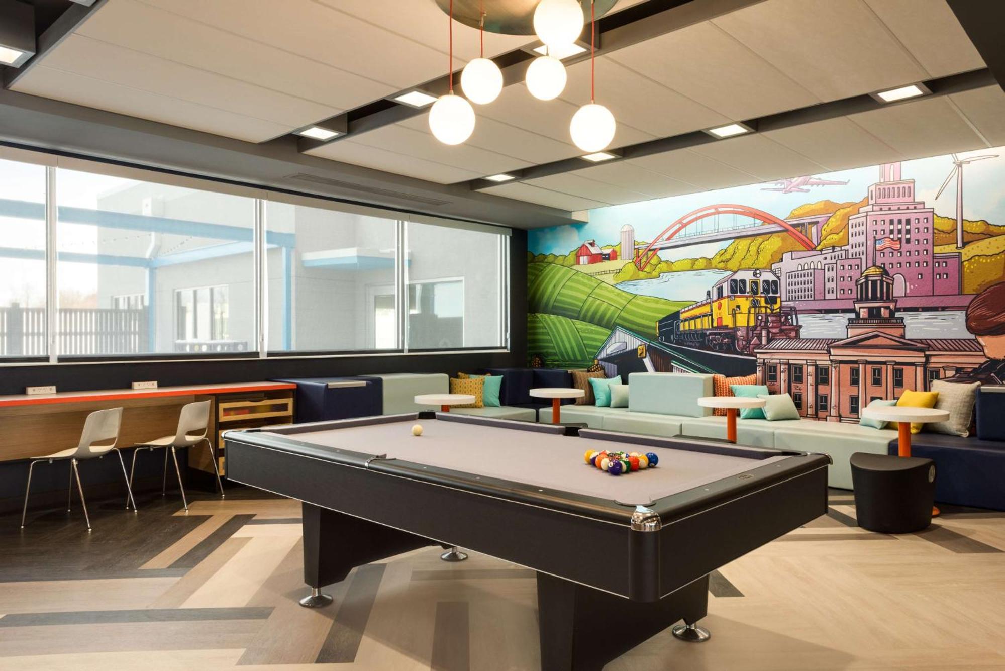 Tru By Hilton Cedar Rapids Westdale Hotel Luaran gambar